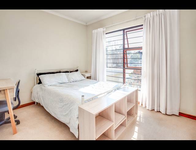 3 BEDROOM HOUSE FOR SALE IN DOUGLASDALE